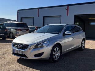 Volvo V60 D2 Momentum / kamrem bytt / 1520 årskatt