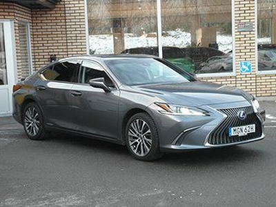 Lexus ES 300h 2.5 E-CVT Hybrid (218hk) Leasebar-V-hjul ingår