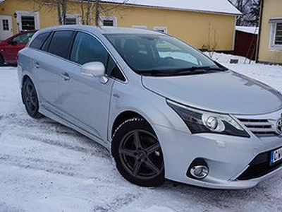 Toyota Avensis Kombi 2.2 D-CAT Drag/Värmare/B-Kamera/GPS