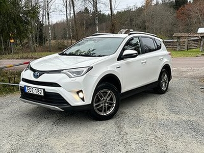 Toyota RAV4 Hybrid E-FOUR 2.5 i-AWD E-CVT. DRAG/MOTORVÄRMARE