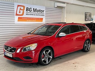 Volvo V60 D5 215HK Momentum R-Design Drag/D-Värm/Navi/VoC