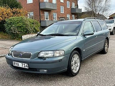 Volvo V70 2.4 T/ 200 HK/ Ny Besiktigad/ Drag