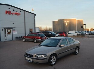 Volvo S60 2.4 170 hk M-Värmare Drag Toppskick