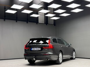 Volvo V60 B4 Momentum /Pano/Drag/Back-kamera/VOC/