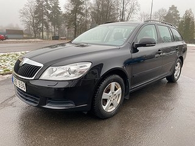 Skoda Octavia 1.6 TDI/Ny Besiktigad/Drag/12000 mil