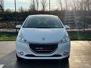 Peugeot 208 5-dörrar 1.2 VTi Navi / Pano / Bluetooth 82hk