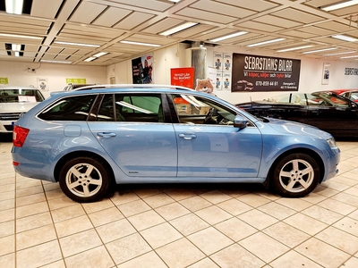 Skoda Octavia Kombi 1.4 TSI Premium Euro 6 drag Välvårdad