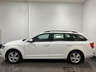 Skoda Octavia Kombi 1.6 TDI 4x4 Drag - P-Sensor - M-Värmare