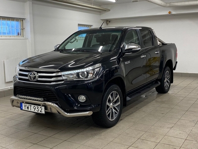 Toyota Hilux Dubbelhytt 2.4 AWD AUT PREMIUM KAMERA SKINN EU6