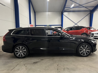 Volvo V60 Recharge T6 AWD 340 HK / Momentum / Leasebar / Drag /