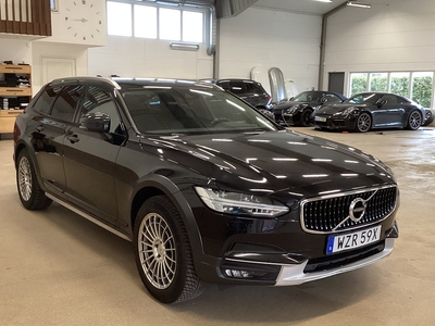 Volvo V90 Cross Country D4 AWD NAV B-KAMERA BLIS DRAG Moment