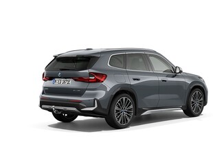 BMW iX1 xDrive30 / xLine / Innovation / Panorama / 20