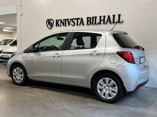 Toyota Yaris Hybrid e-CVT Active PDC Lågmil 67hk