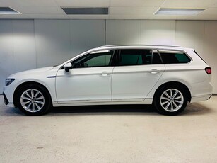 Volkswagen Passat SC GTE Executive, Cockpit, Pano, Se Spec!