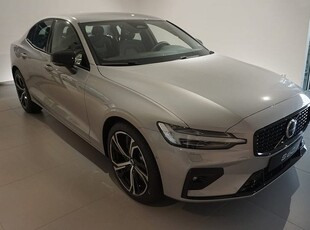 Volvo S60B5 Bensin Plus Dark 2023, Sedan