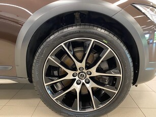 Volvo V90 Cross Country D4 AWD