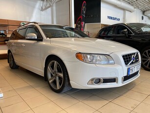 Volvo V70 D5 AWD AUT Momentum R-Design Värmare Drag Skinn