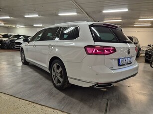 Volkswagen Passat GTE Executive Cockpit Drag Navi