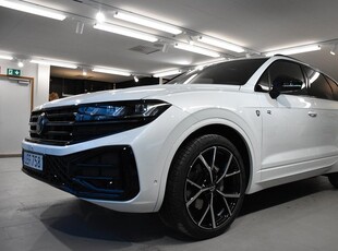 Volkswagen TouaregR-Line TDI SE SPEC Demo 2024, SUV