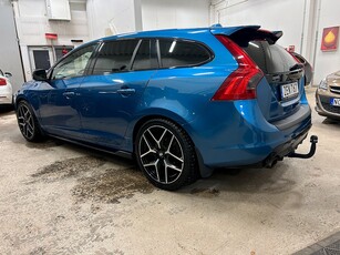 Volvo V60 Polestar T6 AWD 367 hk R-Design / Kolfiber / PVärm