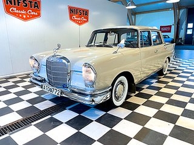 Mercedes-Benz W111 220 Sb / Mycket välvårdad