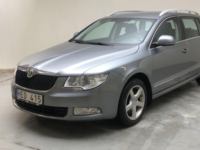 Skoda Superb 2.0 TDI Kombi 4X4 (140hk)