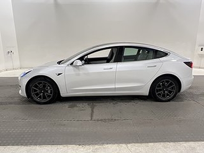 Tesla Model 3 Long Range AWD 440hk Svensksåld Autopilot Drag