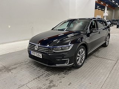 Volkswagen Passat GTE 218hk Executive Pano Värmare Drag