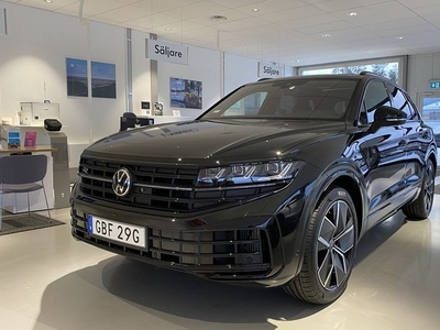 Volkswagen TouaregR eHybrid 3.0 TSI E-HYBRID PANOR 2023, SUV