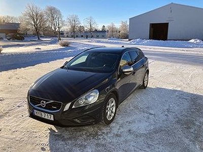 Volvo V60 T4F Momentum, R-Design Euro 5