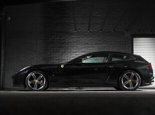 Ferrari Lusso GTC4 V12 690hk