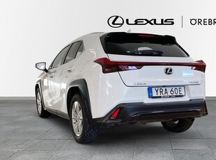 Lexus UX 300h F Sport Design FWD V-Hjul