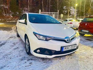 Toyota Auris Hybrid e-CVT 136hk Active Plus Backkamera