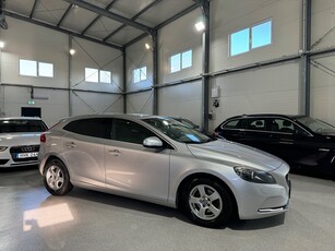 Volvo V40 D2 Momentum Euro 5/Dragkrock