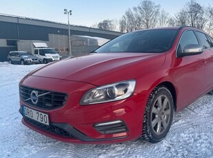 Volvo V60D4 Geartronic Momentum, R-Design Pano GPS S&V Däck 2014, Kombi