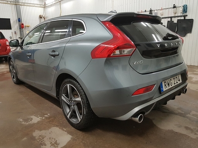 Volvo V40 D4 Aut R-Design Panorama HK Adaptiv F-håll 190hk