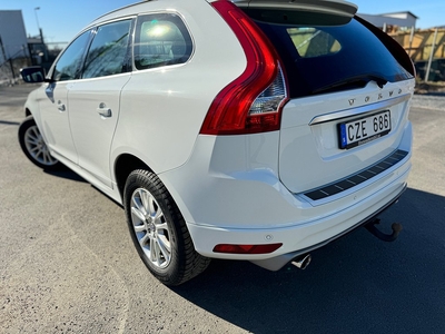 Volvo XC60 D4 AWD Mom, R-Design,Drag,taklucka,B-kamera ”20 S