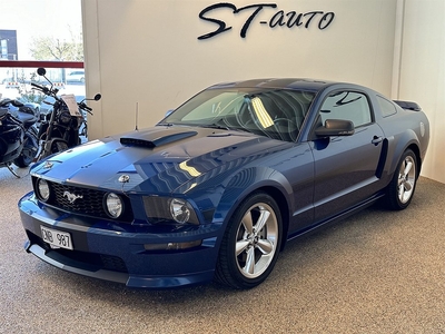 Ford Mustang GT/CS V8 304hk