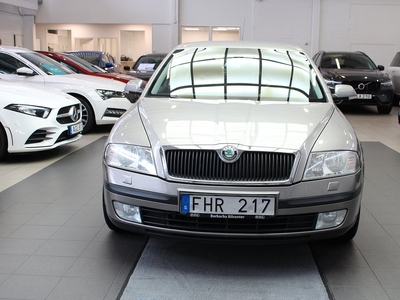 Skoda Octavia 1.8 TSI Dragkrok PDC Farthållare Välservad