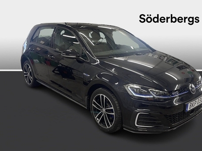 Volkswagen Golf Sportscombi 2.0 TDI Värmare Drag Navigation 115hk