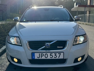 Volvo V50 2.0 D 143HK R-Design Bi-Xenon P-Sensor/Besiktigad