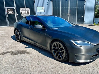 Tesla Model SPlaid 2023, Sedan