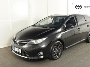 Toyota AurisKombi 1.6 Comfort Bi-xenon P-assistans 2013, Halvkombi