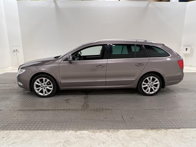 Skoda Superb 1.8 160hk Elegance Värm Sensorer Drag Välservad