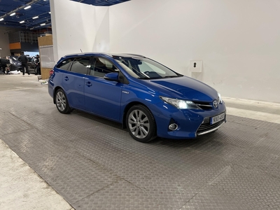 Toyota Auris Hybrid e-CVT 136hk