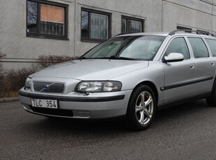 Volvo V702.4 T Manuell Business DRAGKROK AC 2002, Kombi