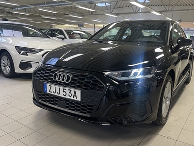 Audi A3Sedan 30 TFSI Proline 6-växlad 2022, Halvkombi