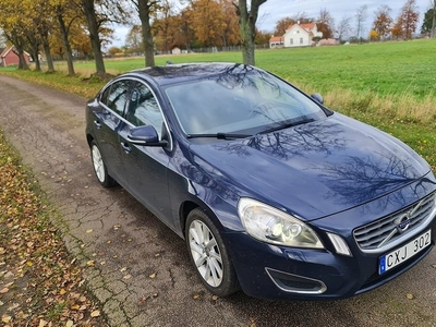 Volvo S60D5 Geartronic Momentum, Svensksåld, Xenon 2011, Sedan