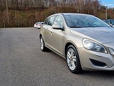 Volvo V60 T5 Powershift Momentum Drag 240 hk 1 brukare