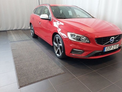 Volvo V60T4 R-Design 2015, Kombi